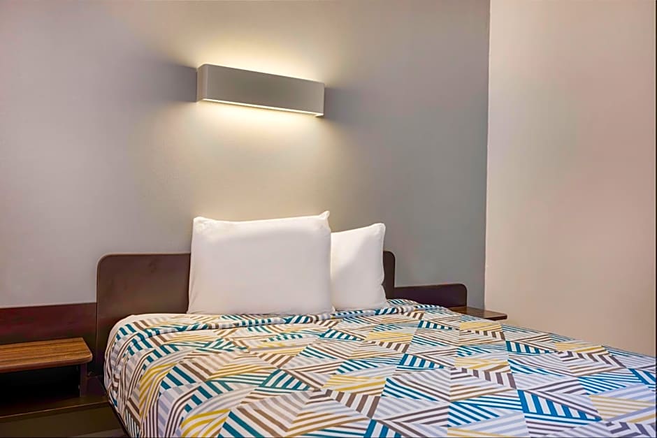 Motel 6-Texas City, TX - I-45 South