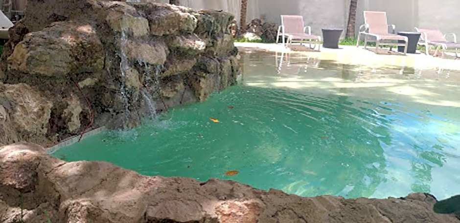 Suites And Art – Cancun, TX