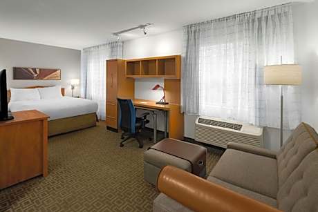 Deluxe Queen Suite with Sofa Bed