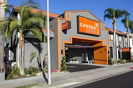 Canoga Hotel At Warner Center
