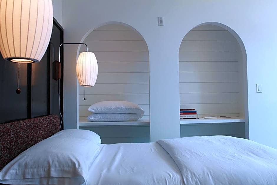 Stay Rafa At 2000 Spruce