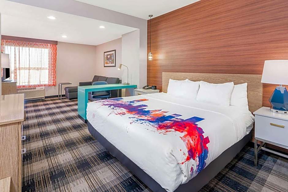 La Quinta Inn & Suites by Wyndham Oklahoma City Airport