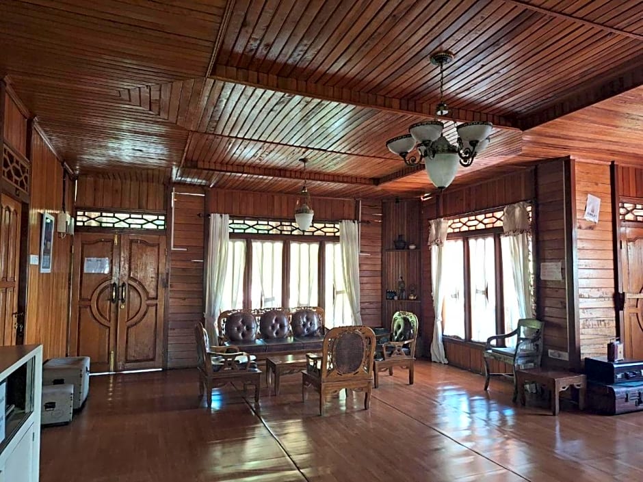 Palanta Roemah Kajoe Syariah Villa