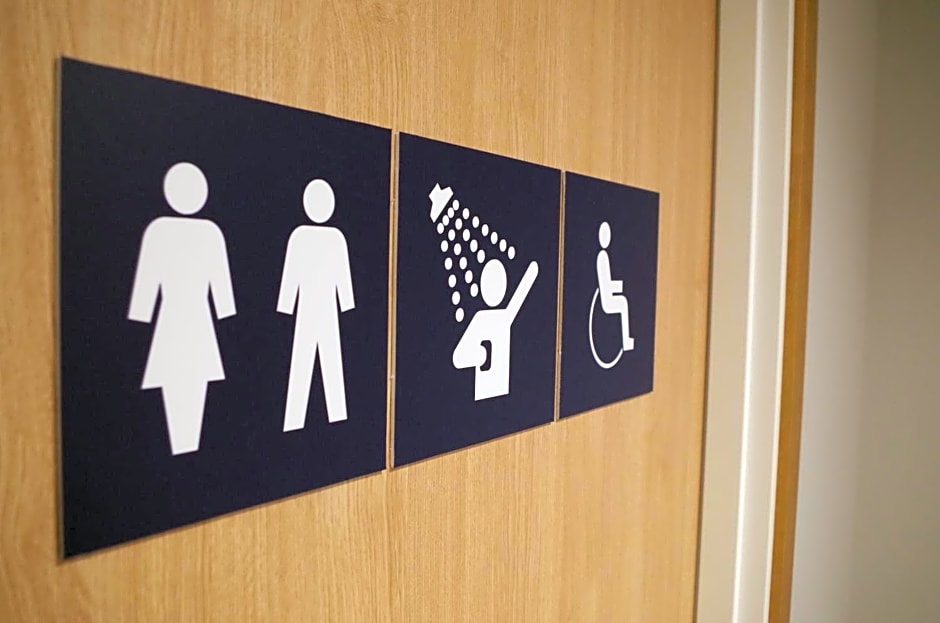 Spoton Hostel & Sportsbar