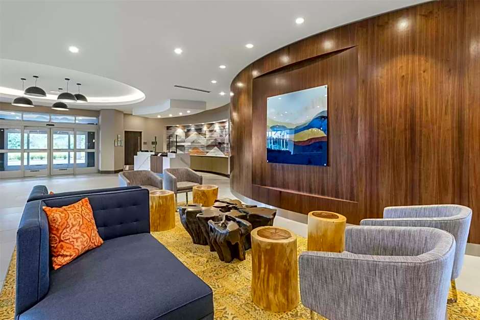 DoubleTree by Hilton Greenville Woodruff Road