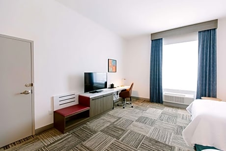 Queen Room with Two Queen Beds - Hearing Access