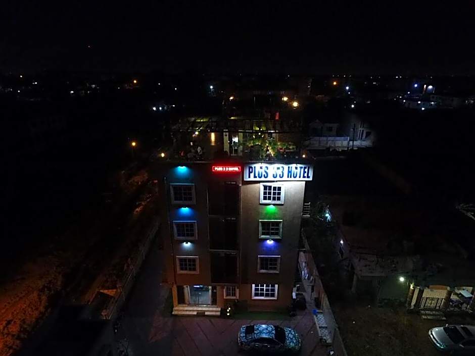 PLUS 33 HOTEL