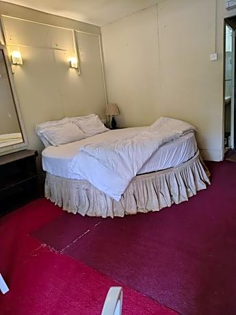 Deluxe Quad Room