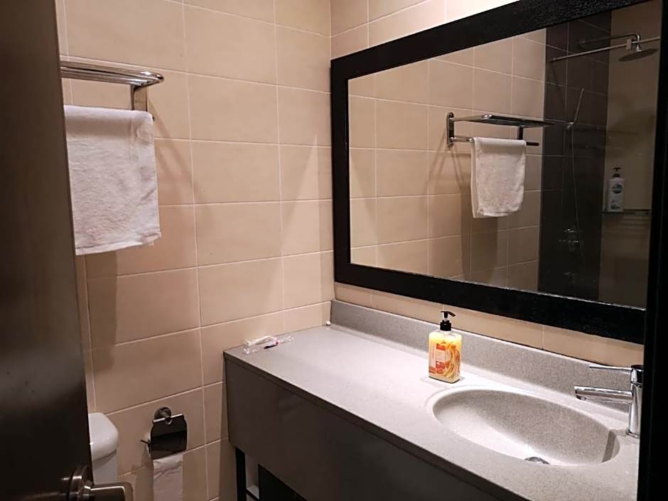 Shaftsbury Residence Cyberjaya with free parking & Netflix