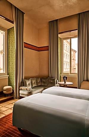 Grand Deluxe Room with King Bed