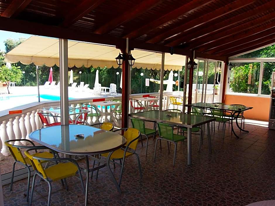 Amazona Apartments and Studios