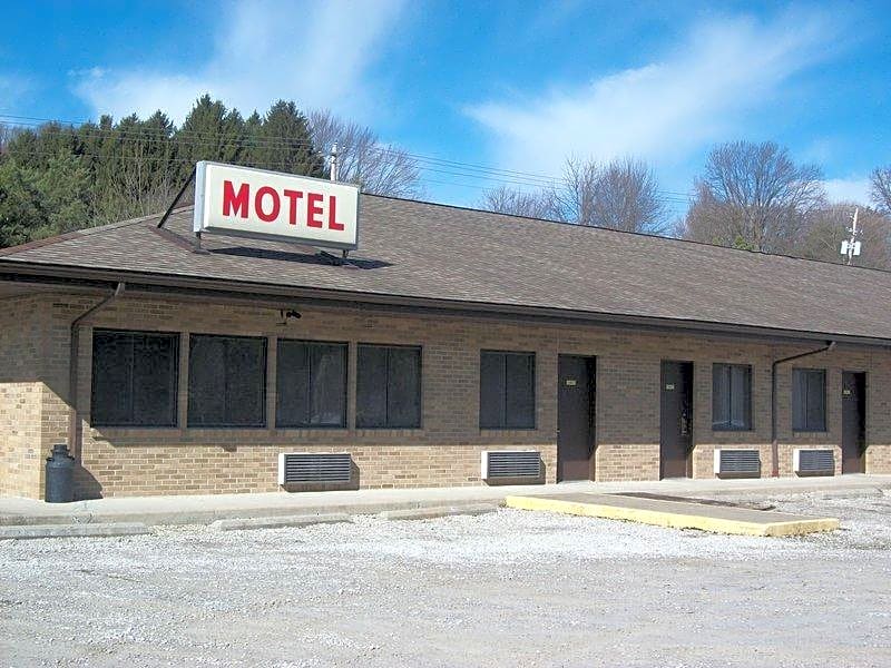 Mohican Little Brown Inn Loudonville