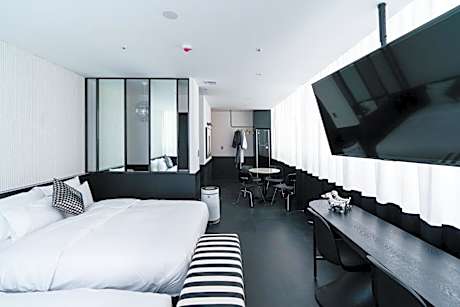 Premium Pretty Party Room