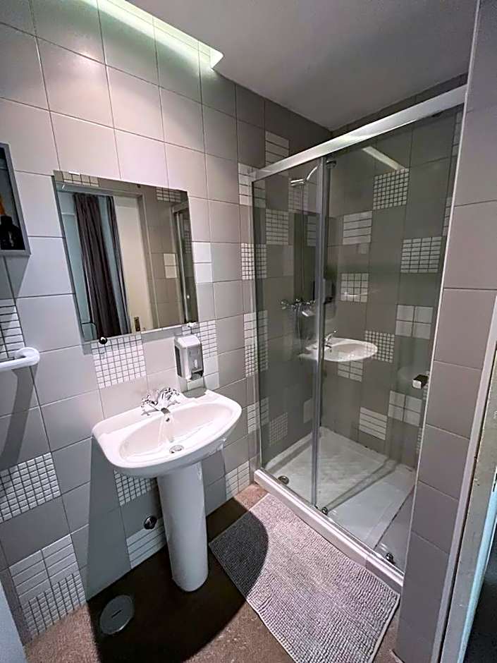 Day Off Suite&Hostel