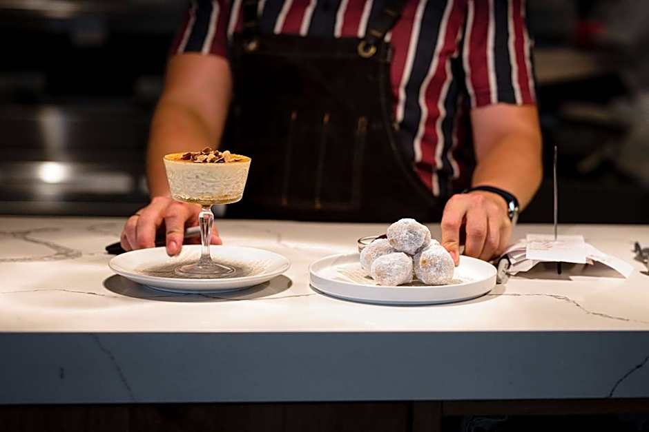 Cambria Hotel Boston Somerville