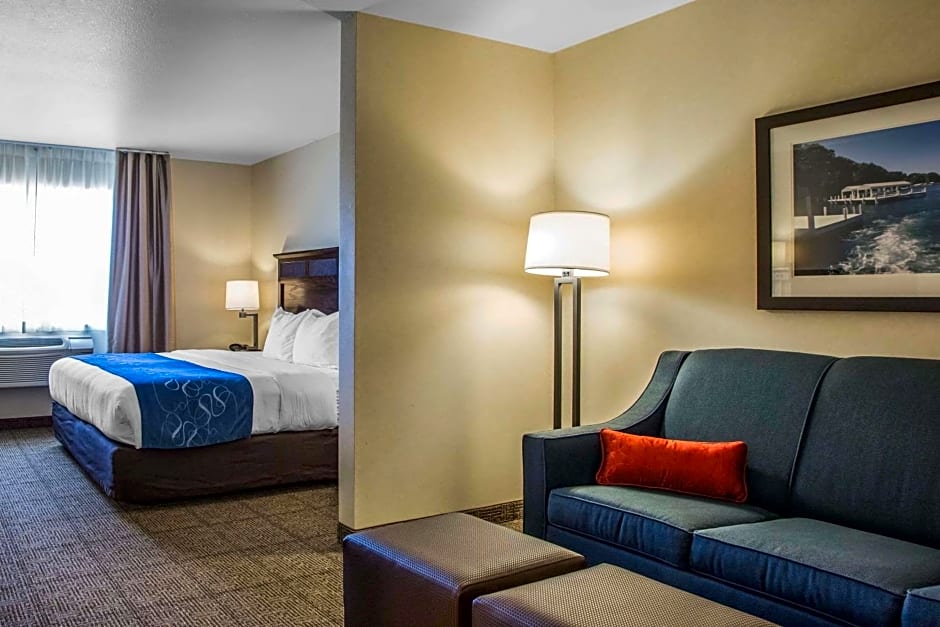 Comfort Suites Lake Geneva East