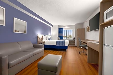 Microtel Inn & Suites By Wyndham Lincoln