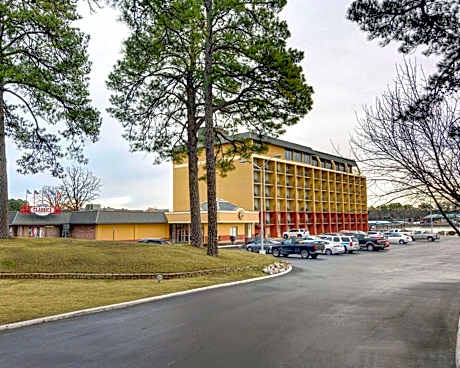 Clarion Resort On the Lake Hot Springs