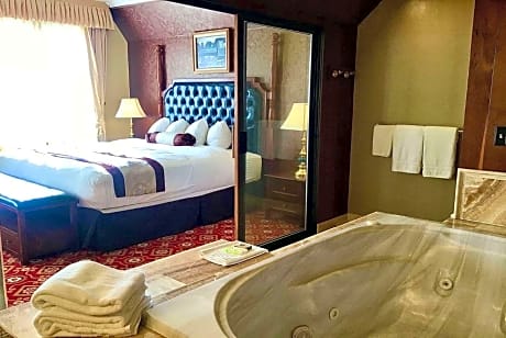 Grand King Suite - Non-Smoking