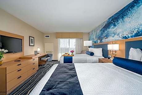 2 Queen Beds Non-Smoking Balcony Microwave And Refrigerator