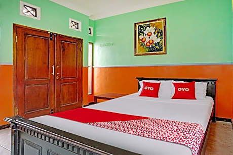 OYO Life 90321 Ken Ken Villa