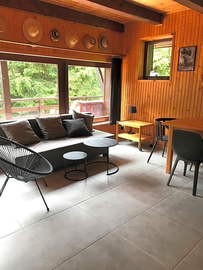 Dom letniskowy POŚRÓD KASZUBSKIEGO LASU