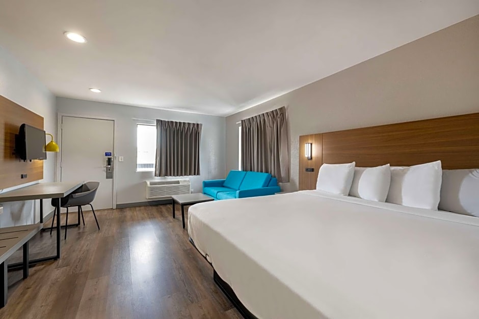 Motel 6-Santa Ana, CA