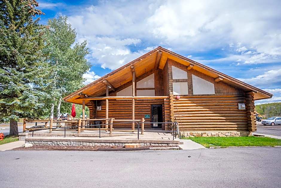 Daniels Summit Lodge