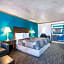 Econo Lodge Inn & Suites