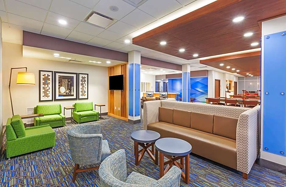 Holiday Inn Express & Suites - Lenexa - Overland Park Area By IHG