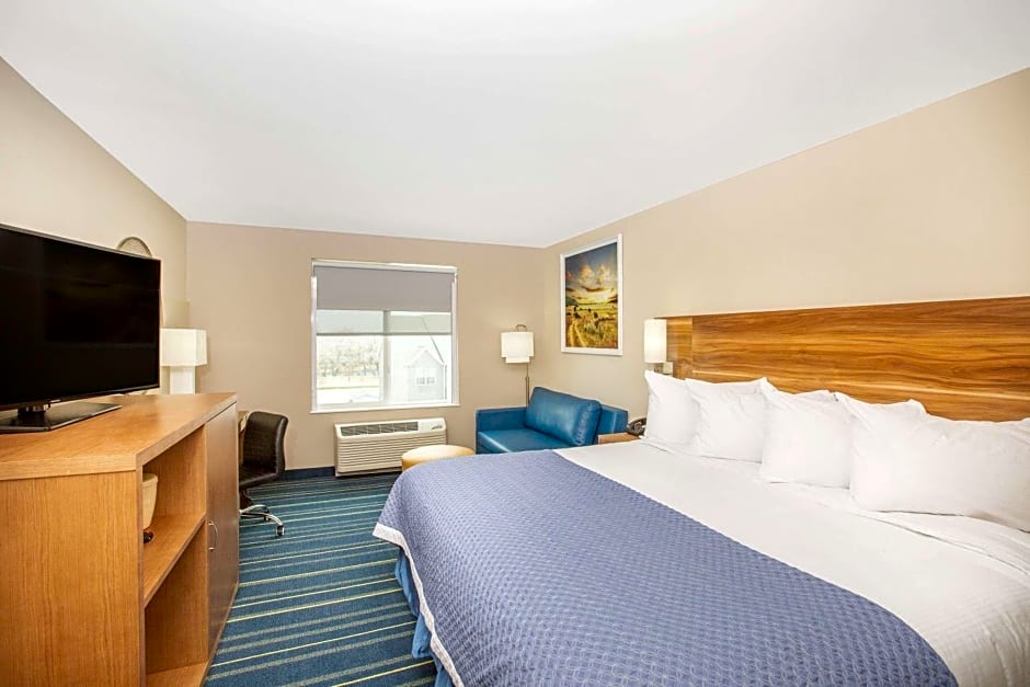 Days Inn & Suites by Wyndham Kearney