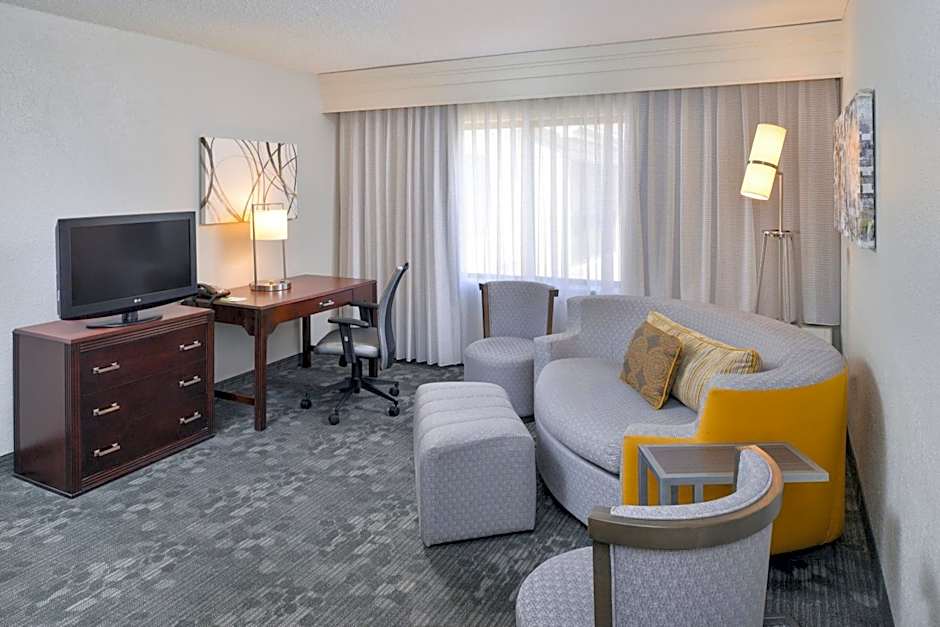Courtyard by Marriott Charlotte Matthews