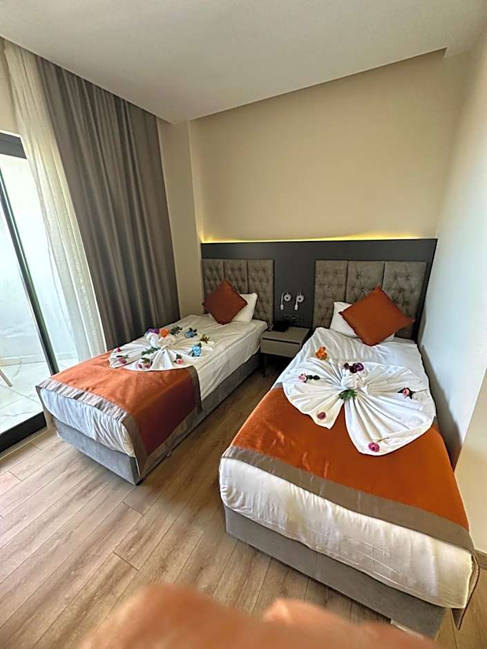 SiDE GOLDEN ROCK HOTEL&SPA