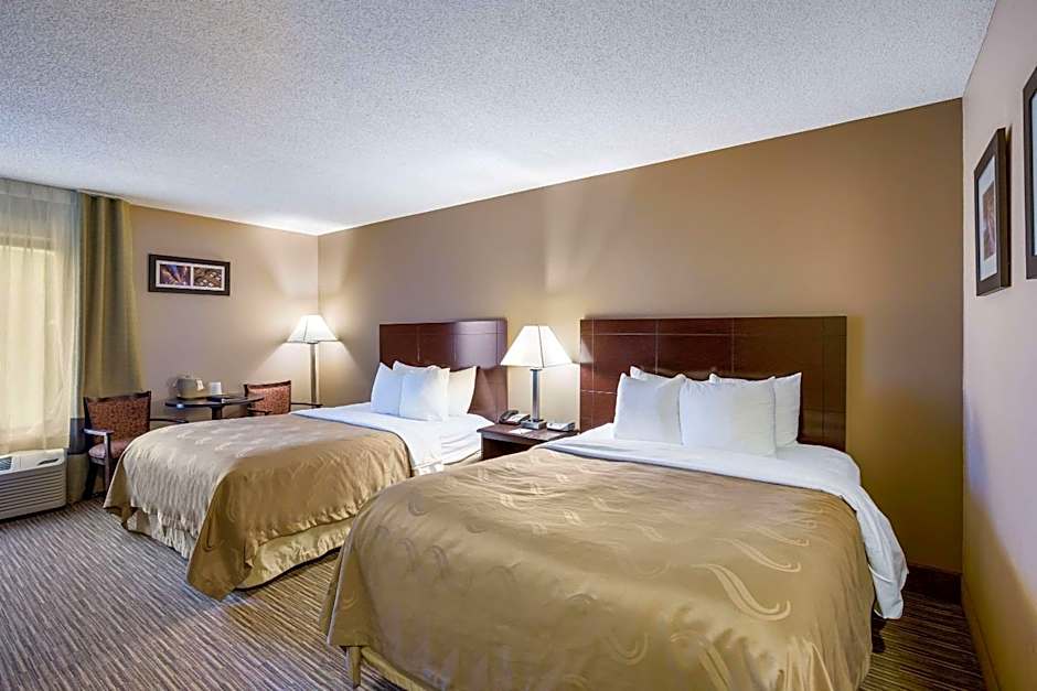 Quality Inn I-70 Near Kansas Speedway