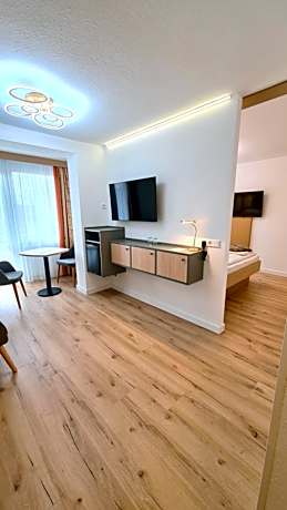 Deluxe Double Room with Shower
