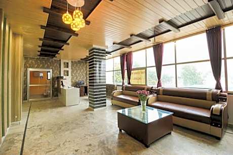 Collection O Mehraz Residency