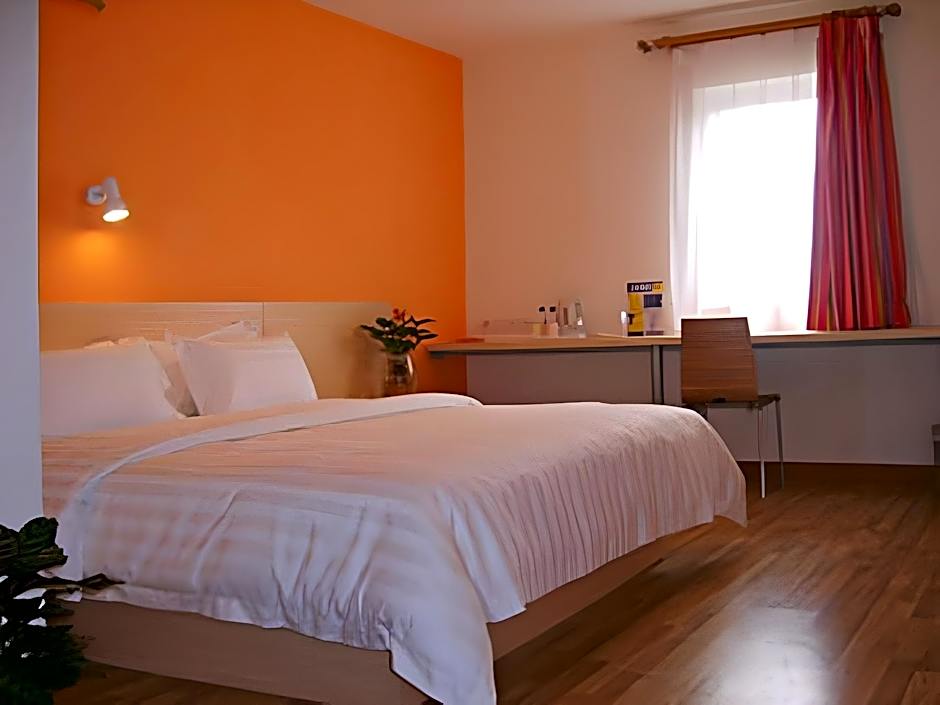 7 Days Inn Foshan Temple Baihua Squrare Branch