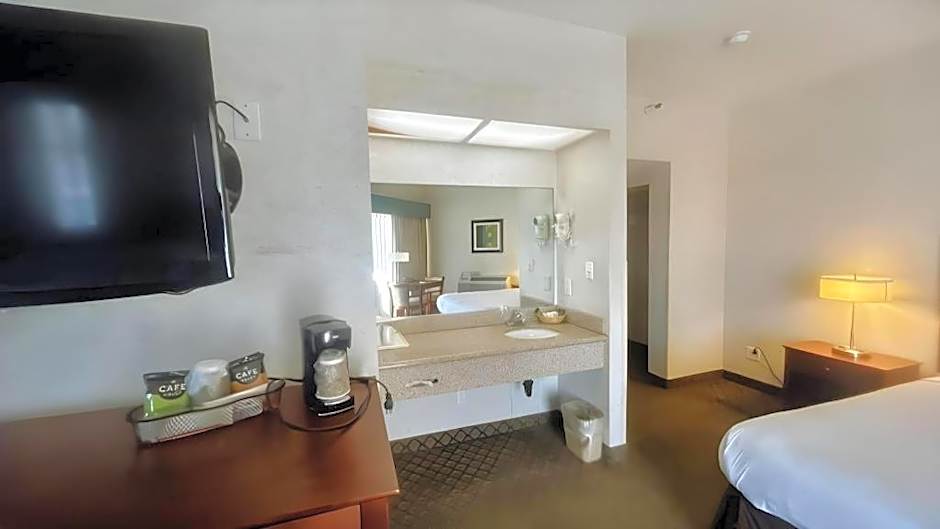 HUNTINGTON BEACH INN