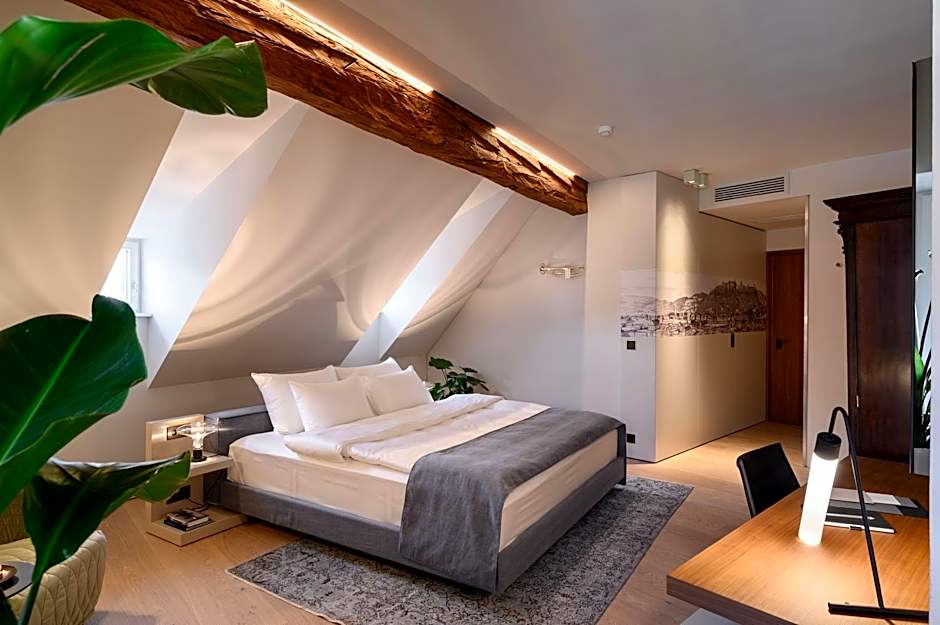 Zlata Ladjica Boutique Hotel