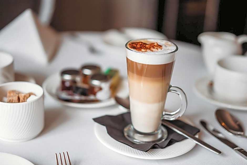 Greenwoods Hotel & Spa