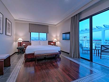 Resident Suite