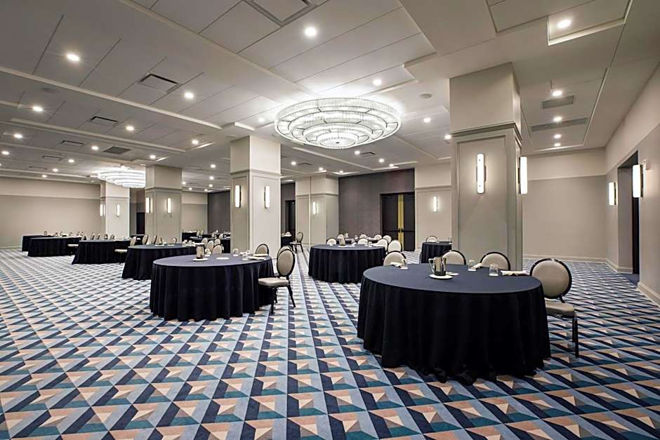 Cyrus Hotel, Topeka, A Tribute Portfolio Hotel