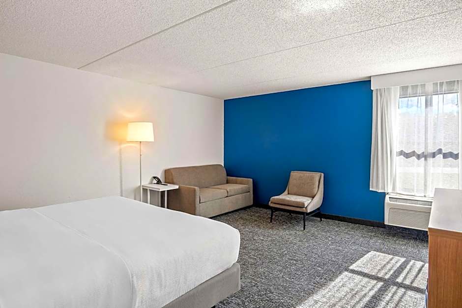 Spark by Hilton Stevensville