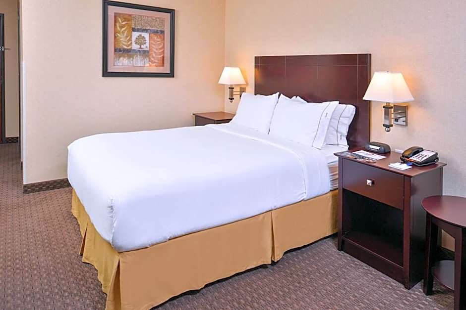 Holiday Inn Express Hotel & Suites Portland - Jantzen Beach By IHG
