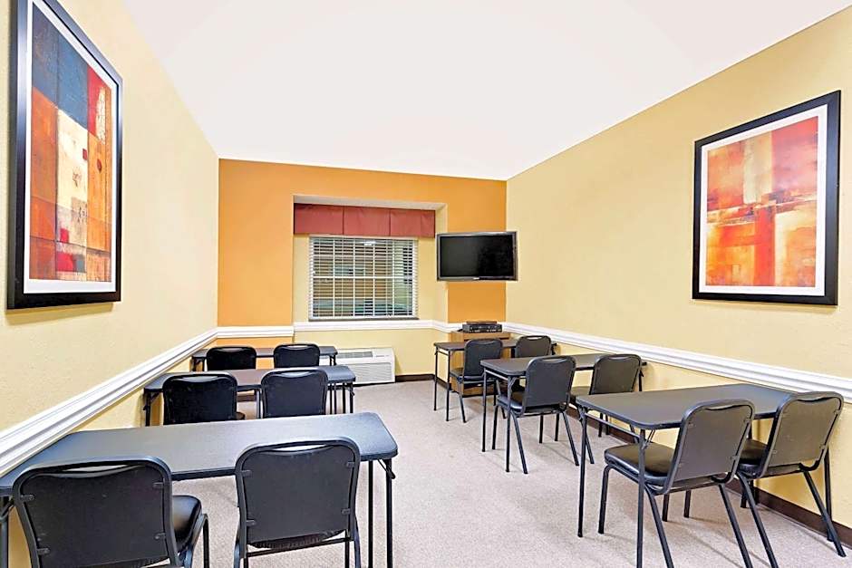 Microtel Inn & Suites By Wyndham Princeton