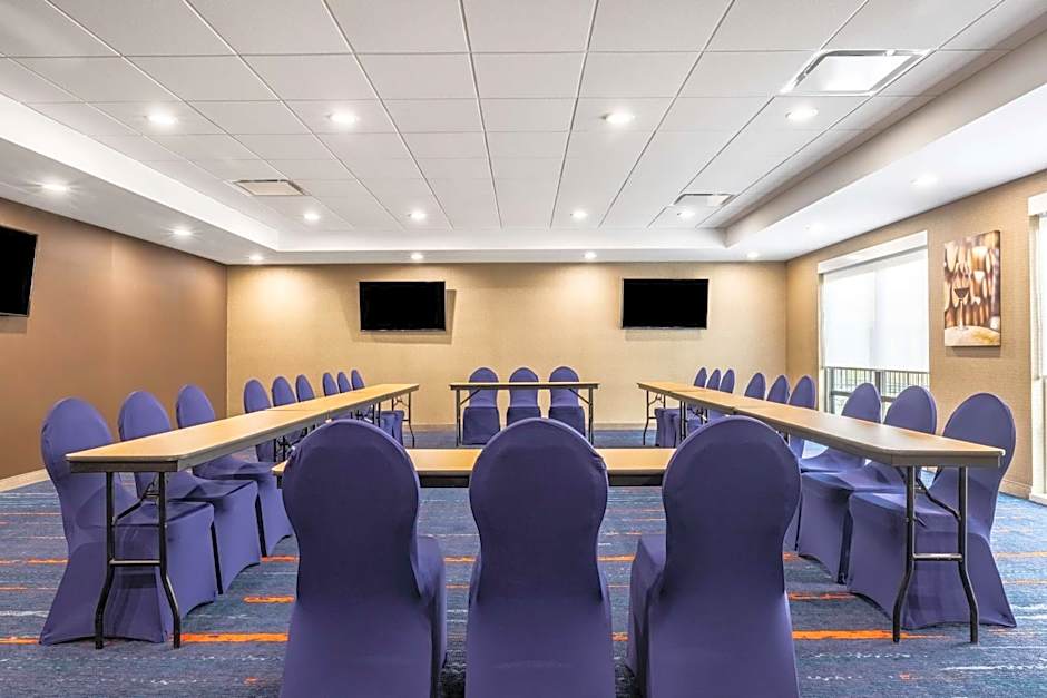 Hampton Inn By Hilton & Suites Benton Harbor, MI