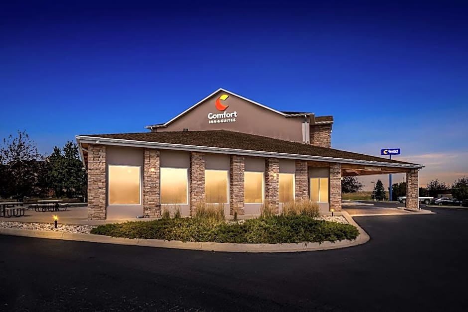 Comfort Inn & Suites Near University of Wyoming