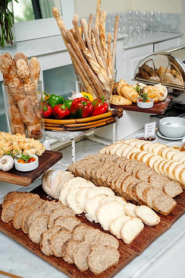 Loi Suites Recoleta Hotel