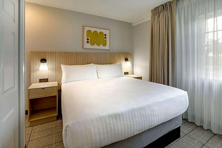 Sonesta Simply Suites Baltimore BWI Airport