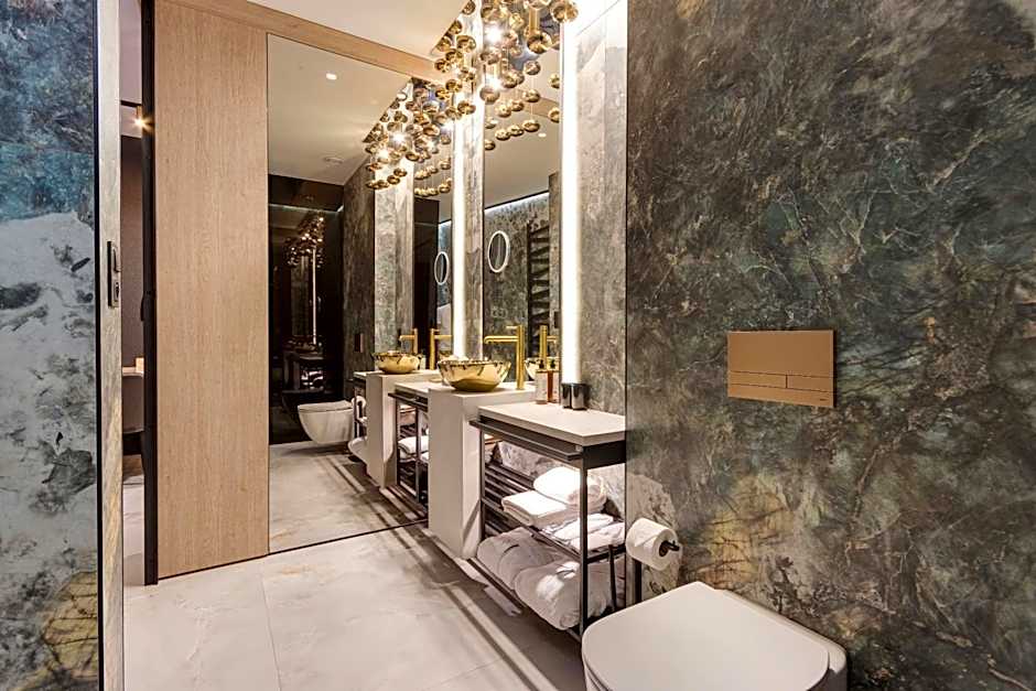 Art Suites Luxury Hotel